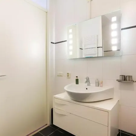 Family House Near Amsterdam, Private Parking Appartement *