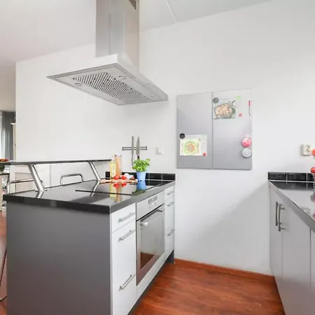 Appartement Family House Near Amsterdam, Private Parking *