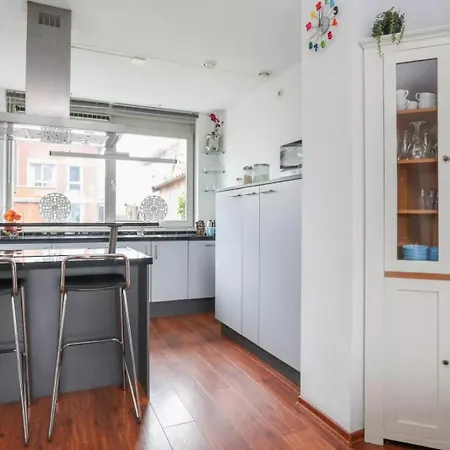 Family House Near Amsterdam, Private Parking Purmerend